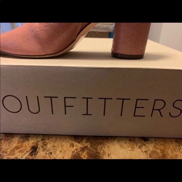 Faux Snakeskin Ankle Boot Urban Outfitters Size 9 - Picture 2 of 6